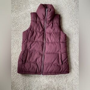 Old Navy Puffer Vest Size XS